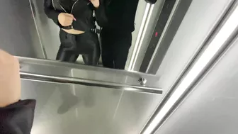 Flash In Public Elevetor And Cum In Pussy