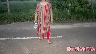 Jamindar Ke Bete Ne Bhabhi Ko Tabadtod Choda Jab Wo Khet Mein Pisaab Kar Rahi Thi