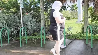 Big Ass Pawg Milf Gets Showed Her Phat Ass At The Bus Stop And Gets Pussy Eating And Cum On Her Pussy - Hijab