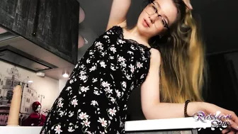 Sexy Teen With Glasses Get Orgasm From Toy