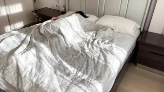 Gets A Rough Amateur Fuck As Soon As She Wakes Up, Cum Inside Her Natural Pussy