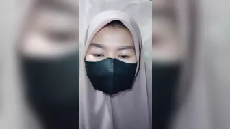 Horny Indonesian Hijab Asks To Be Fucked