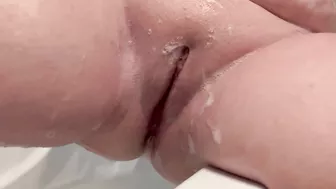 Excited Girl Masturbate In The Shower