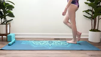 Sierra Ky Hot Yoga In Tight Booty Shorts