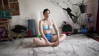 Goddess Aurora Willows Sexy Yoga