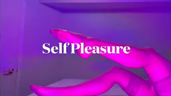 Self Pleasure In Stockings And High Heels With Big Ass And Dildo Penetration To The Beat