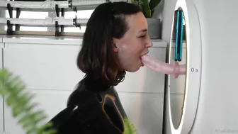 Sub Anakatana Training Her Throat Endurance On A 7 Inch Dildo With An App That Records Each Stroke