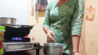 Desi Beauty Ex-Wife Get Fuck While Cooking