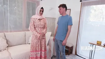 Milf In Hijab Fucks Young Neighbor For Webcam Content