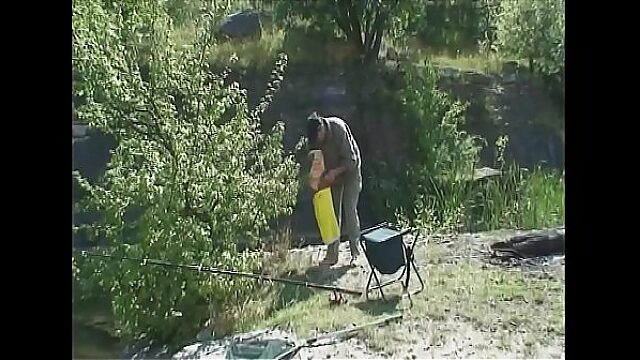 Amateur Slut Gives Blowjob And Cheats With Stranger At Lake