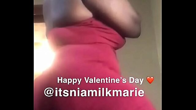 Big Booty Ebony Pov Valentine's Webcam Fun