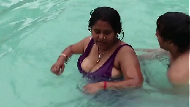 Voluptuous Indian Aunty Flashes Assets In The Pool