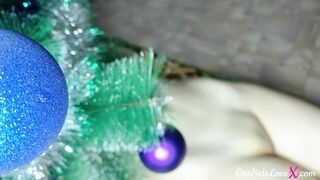 Guy Massaged Girl, And Licked Her Pussy Under Christmas Tree