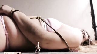 Giantess Debora Gulliver Vs Toy Soldiers (Trailer)