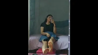 Feet Worship In The Mirror. Findom. Fruity Goddess. Paypig. Adoración De Pies