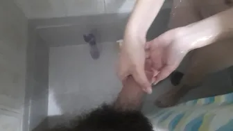 Una Paja Mientras Se Estaba Bañando