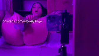 Latina Has A Creamy Squirt