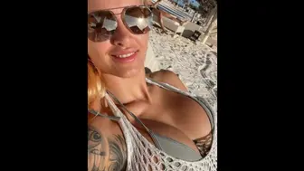 Jill Hardener Invites Stranger To Her Room At A Beach Hotel, Gives A Blowjob And Fuck