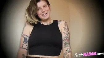 Crank Your Hog Dry: Tattooed Solo Webcam Girl With Big Assets