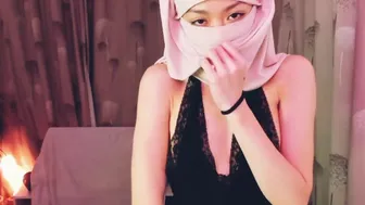 Muslim Cam Girl With Her Sexy Strip Dance