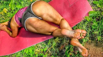 Jerk Off On My Soles - Milf With Sexy Legs Shows Off Her Amazing Feet At Picnic