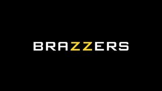 [Brazzersexxtra/Brazzers] Little Puck - Fucking Movie Night (2023)