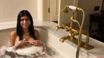 Hot Mia Khalifa Blows Her Boyfriend In Pov