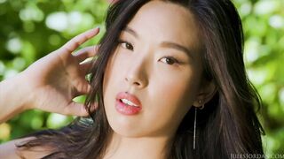 Jules Jordan - Asian Beauty Queen Elle Lee Poolside Romp