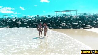 Bangbros - Bikini Babes Rinsing Off At The Beach