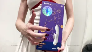 Schoolgirl Unboxing New Vibrator And Try It Until Orgasm