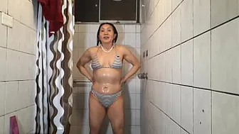 Sculptural Milf Goddess Gets Wet And Touches In The Shower