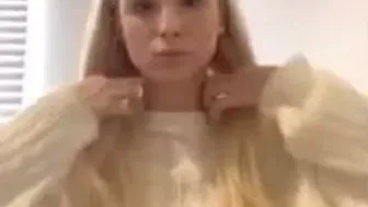 Uk Girl Tasing In Her Private On Periscope