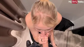 Quick Blowjob In The Dressing Room