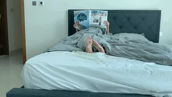 Girl Snoring Loudly And Falls Off The Bed With Her Blanket - Mov Hd