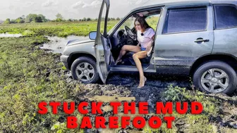 Vika Stuck The Mud Offroad Barefoot_1080_21 Min