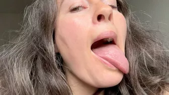 Very Wet And Flexible Tongue Mpg