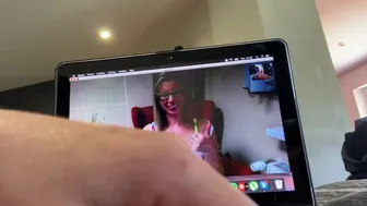 She Makes Me Cum On Skype (In French)