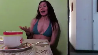 The Sensual Goddess Milf Teaches How To Eat A Delicious Banana