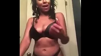 Scope Girl I Met On Ebonytofuck.com Starts Stripping