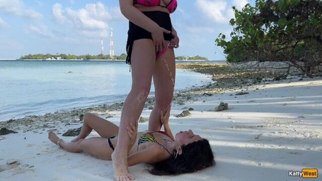 Katty West Gets Wet And Wild With Piss On A Snow-White Beach